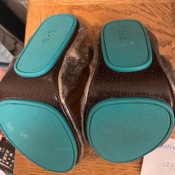 BNIB Love Potion Tieks Size 11 - Picture 5 of 5